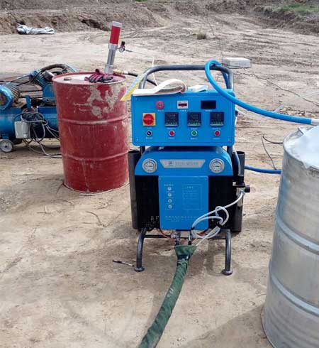 聚氨酯噴涂機壓力是多少(圖1) Q5200聚氨酯噴涂機