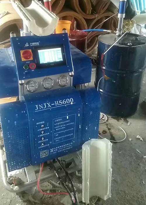 不同型號聚氨酯瓦殼機制設備生產(圖1) Q5600D不同型號聚氨酯瓦殼機制設備